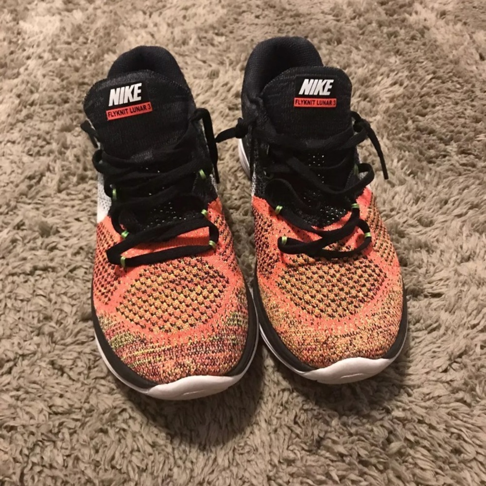 Woman's lunar run nikes